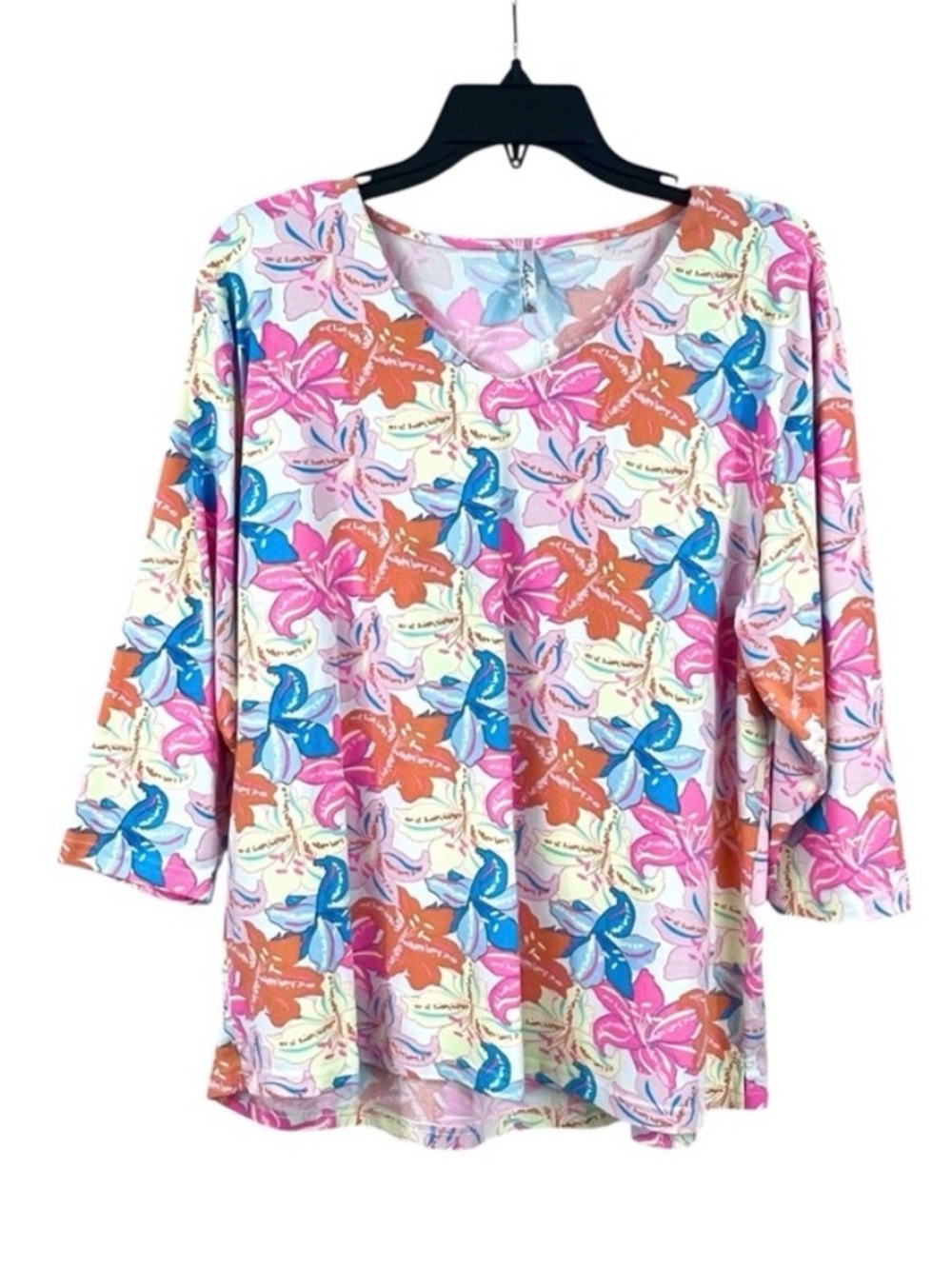 Lulu B UPF 50+ Tropical Lilly Floral Print 3/4 Sleeve Activewear V-neck Top